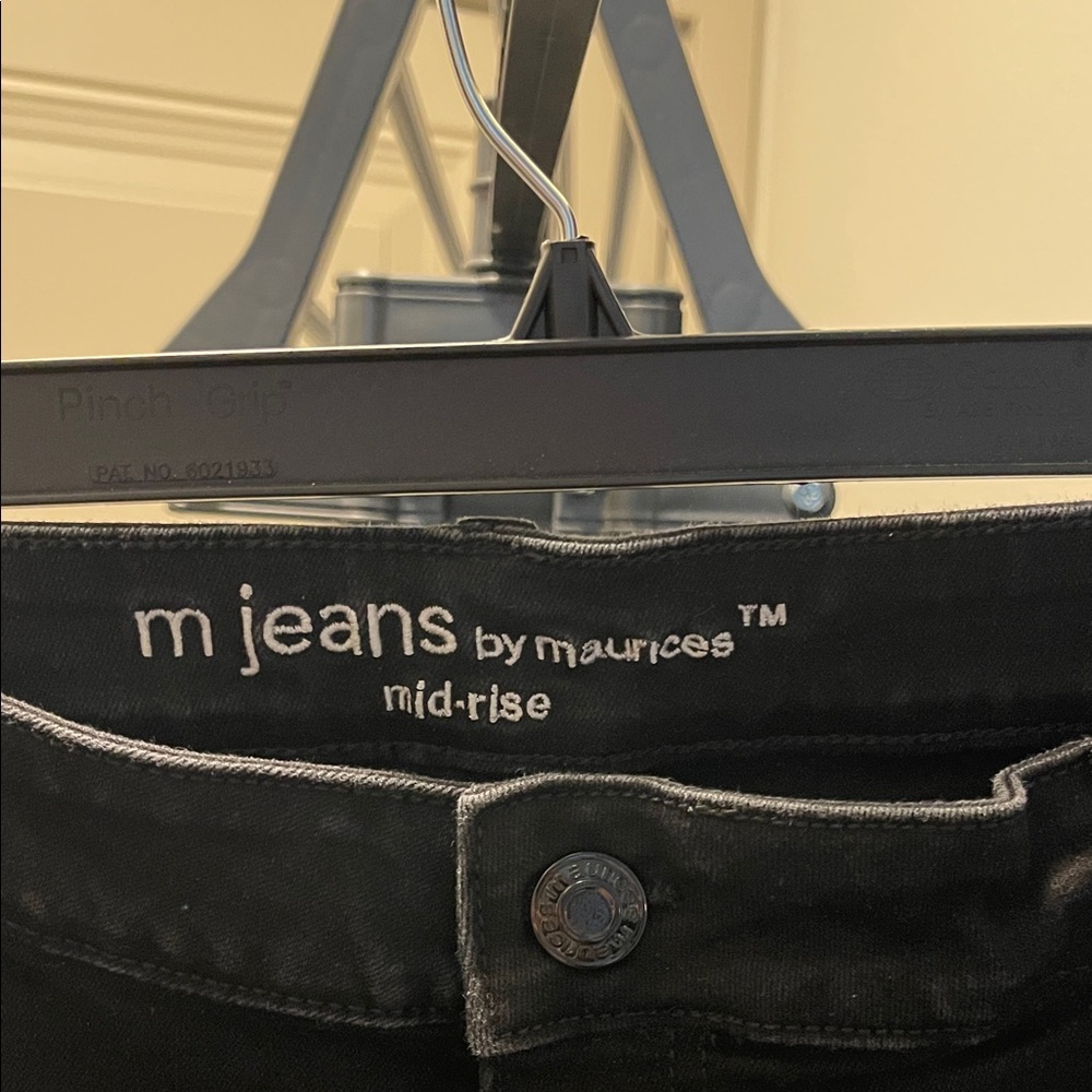 Maurices Women's Black Straight Leg Jeans - Picture 2 of 3